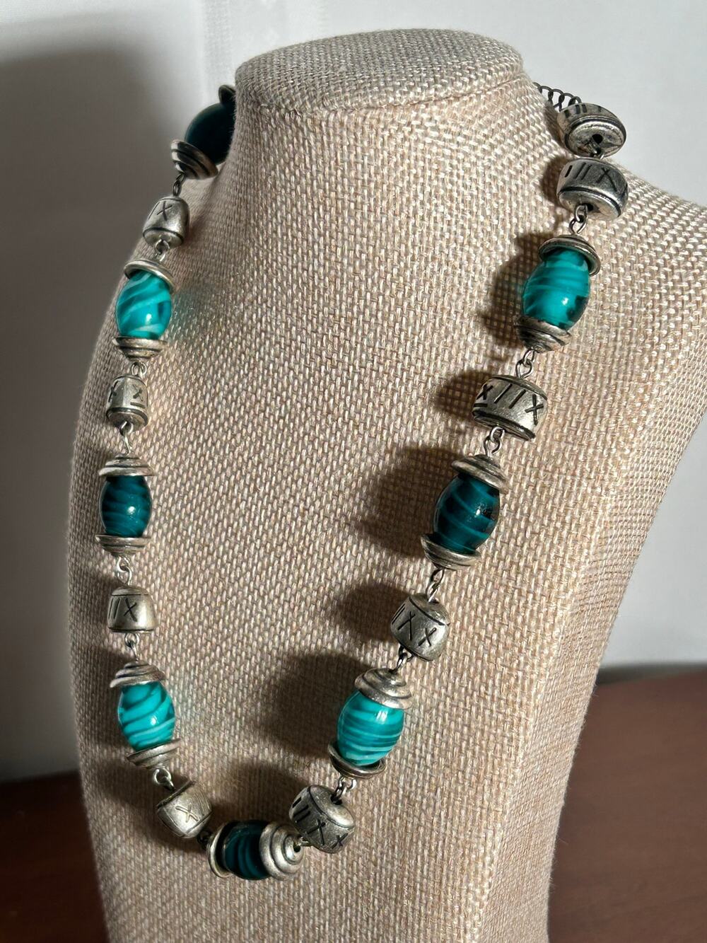 Premier Designs Vintage Green Swirl Art Glass Bead Silver Tone Necklace 17 Inch